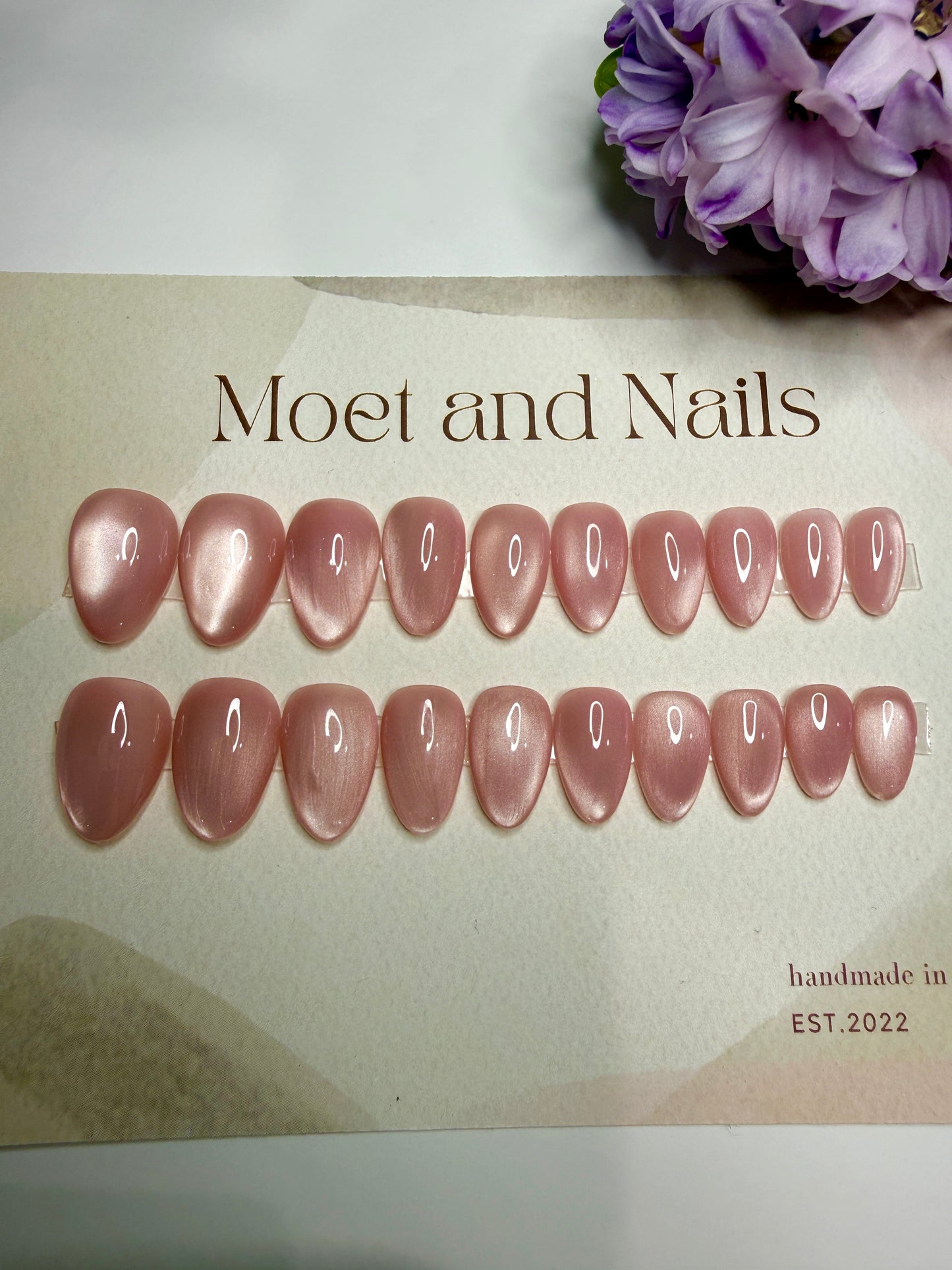 Cat Eye Nails Pink