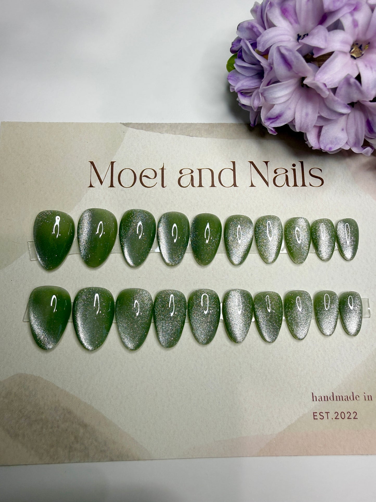 Cat Eye Nails Emerald